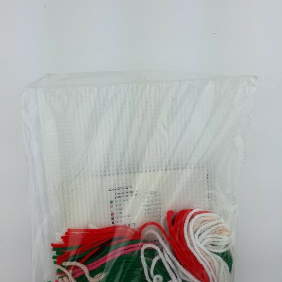 Needlecraft Shop Christmas Trimmings Christmas Kissy Kritters Plastic Canvas - Picture 8 of 8